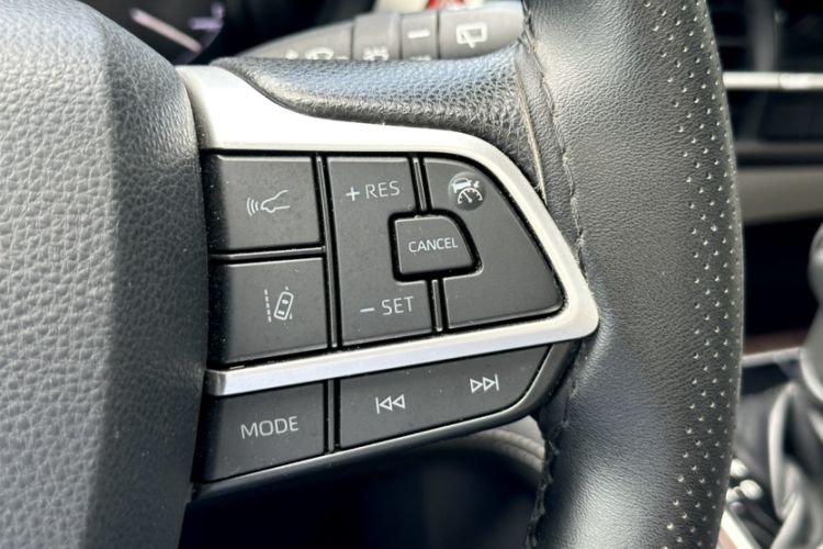 Used Toyota Granvia 2023 2.5L Hybrid Luxury Edition Interior 7
