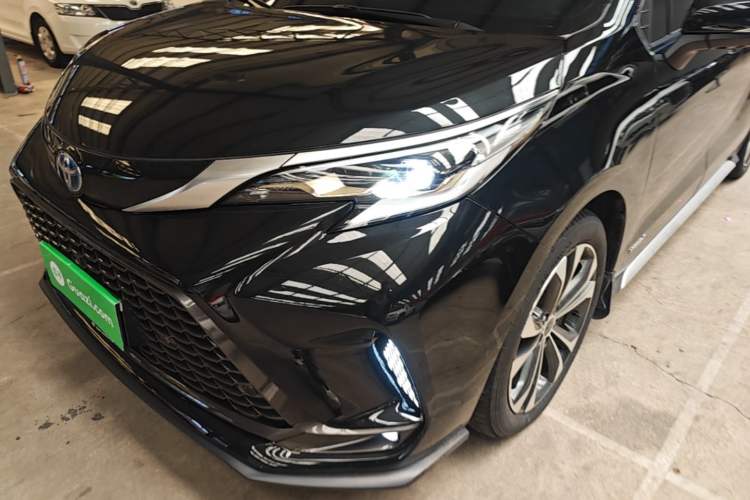 Used Toyota Granvia 2023 2.5L Hybrid Prestige PLUS Edition Left Front Headlight