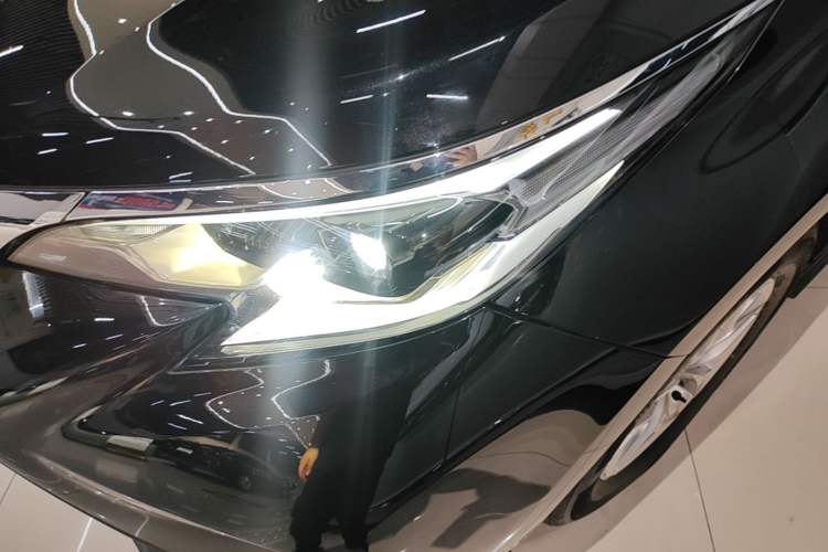 Used Toyota Granvia 2023 2.5L Hybrid Comfort Edition Left Front Headlight