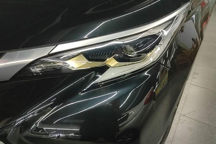 Used Toyota Granvia 2023 2.5L Hybrid Prestige PLUS Edition Left Front Headlight