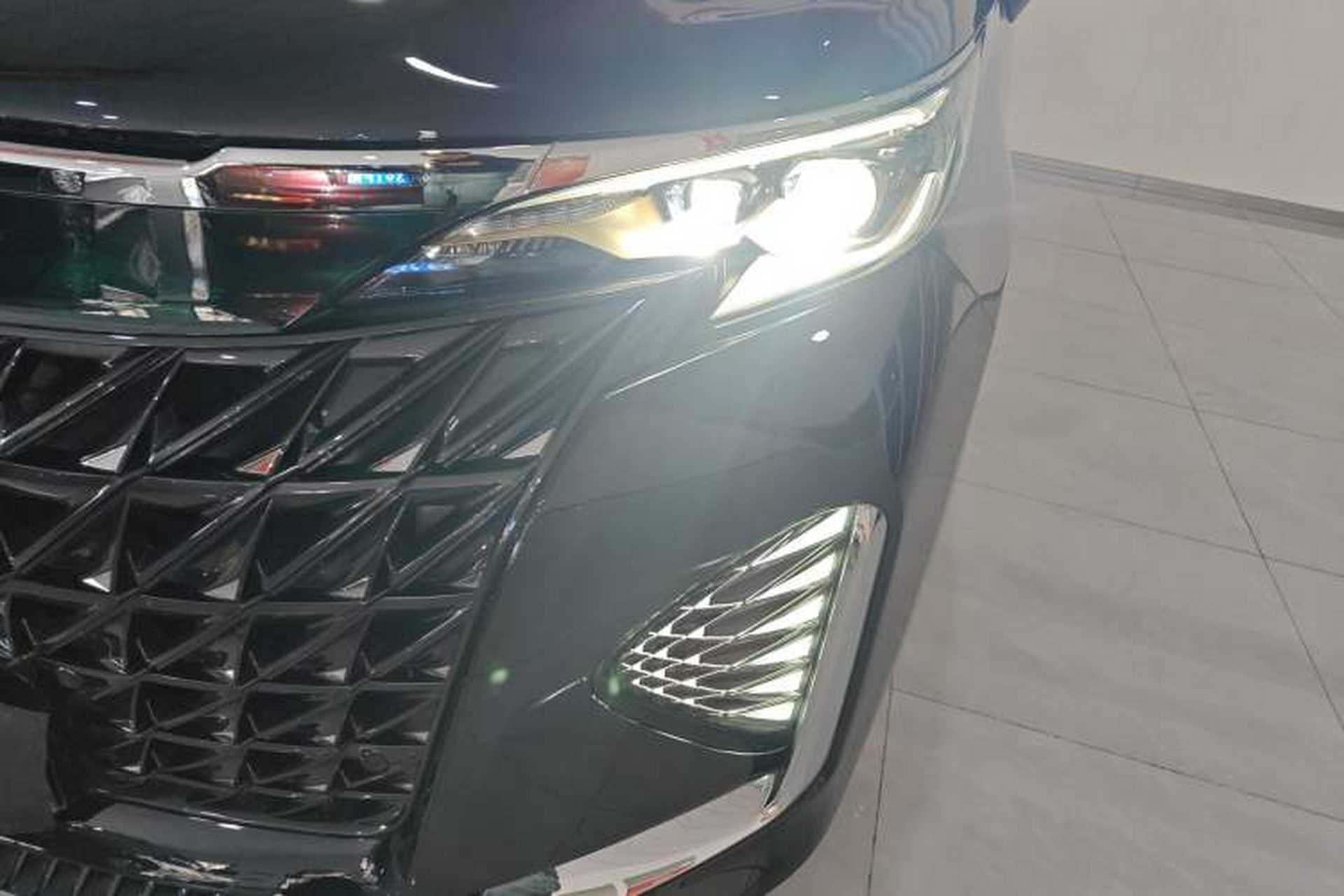 Used Toyota Granvia 2023 2.5L Hybrid Prestige PLUS Edition Left Front Headlight
