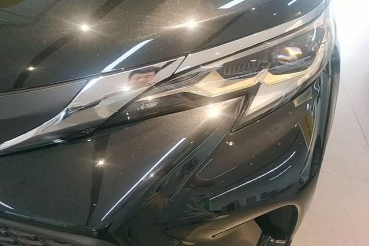 Used Toyota Granvia 2023 2.5L Hybrid Comfort Edition Left Front Headlight