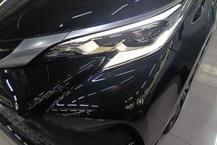 Used Toyota Granvia 2023 2.5L Hybrid Prestige PLUS Edition Left Front Headlight
