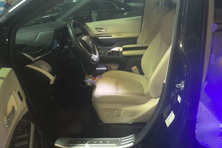 Used Toyota Granvia 2023 2.5L Hybrid Prestige PLUS Edition Left Front Seat