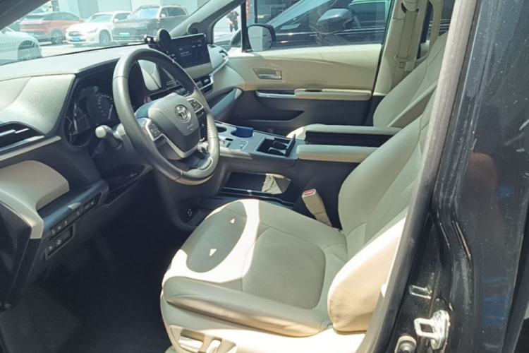 Used Toyota Granvia 2023 2.5L Hybrid Prestige PLUS Edition Left Front Seat