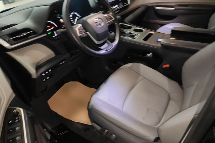 Used Toyota Granvia 2023 2.5L Hybrid Comfort Edition Left Front Seat