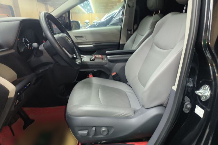 Used Toyota Granvia 2023 2.5L Hybrid Comfort Edition Left Front Seat