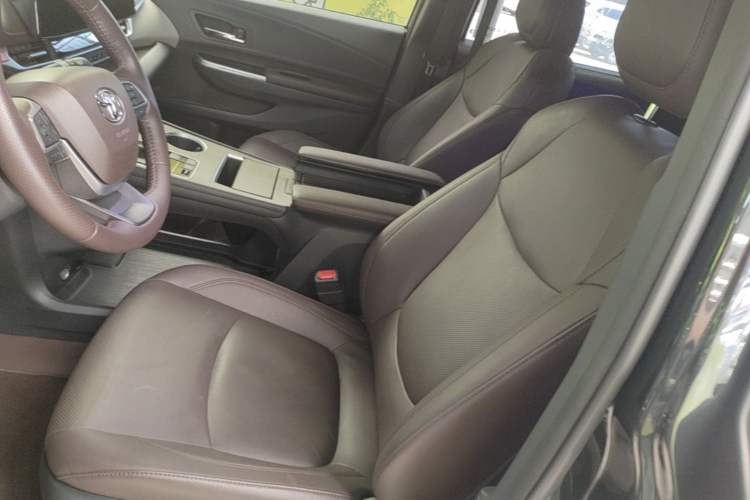 Used Toyota Granvia 2023 2.5L Hybrid Flagship VIP Edition Left Front Seat