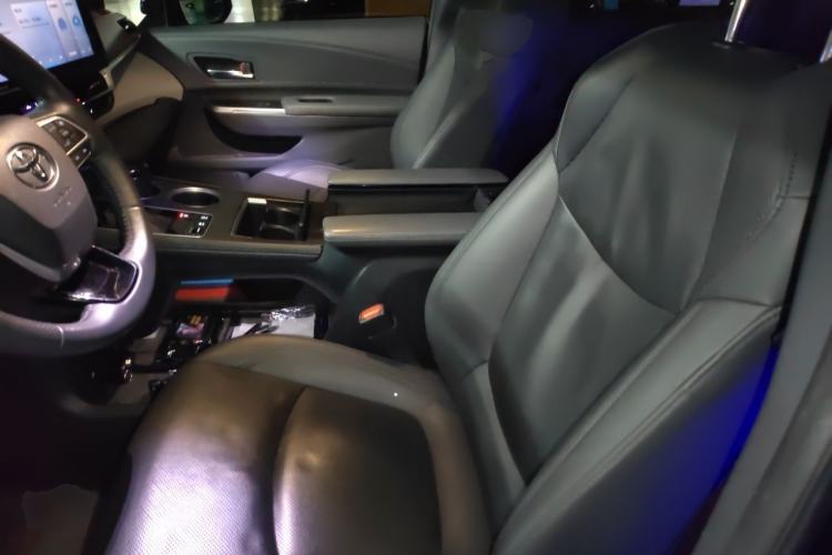 Used Toyota Granvia 2023 2.5L Hybrid Prestige VIP Edition Left Front Seat