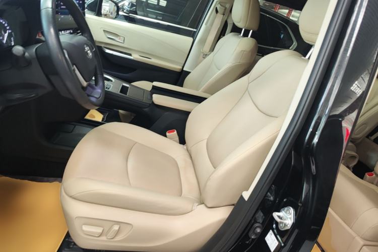 Used Toyota Granvia 2023 2.5L Hybrid Prestige PLUS Edition Left Front Seat