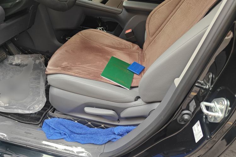 Used Toyota Granvia 2023 2.5L Hybrid Comfort Edition Left Front Seat