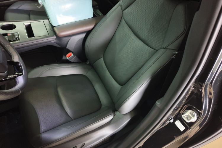Used Toyota Granvia 2023 2.5L Hybrid Prestige VIP Edition Left Front Seat