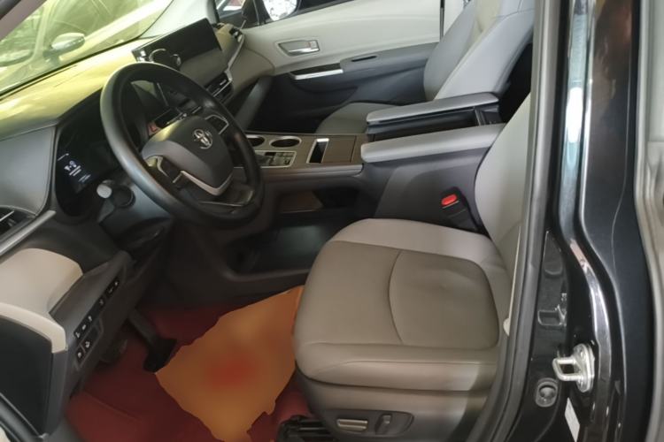 Used Toyota Granvia 2023 2.5L Hybrid Prestige PLUS Edition Left Front Seat