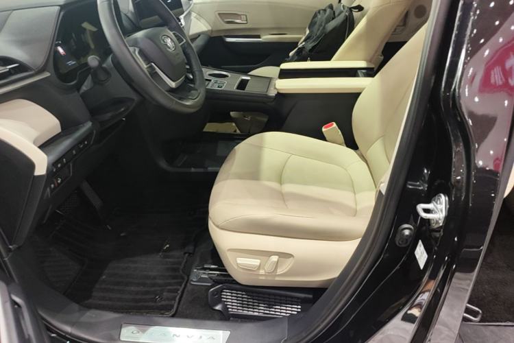 Used Toyota Granvia 2023 2.5L Hybrid Prestige PLUS Edition Left Front Seat