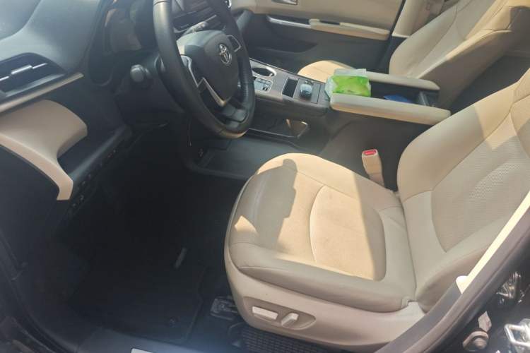 Used Toyota Granvia 2023 2.5L Hybrid Prestige PLUS Edition Left Front Seat