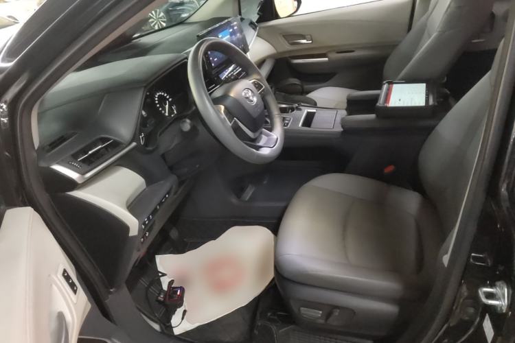 Used Toyota Granvia 2023 2.5L Hybrid Prestige PLUS Edition Left Front Seat