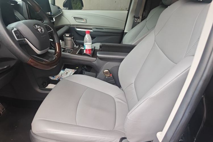 Used Toyota Granvia 2023 2.5L Hybrid Comfort Edition Left Front Seat
