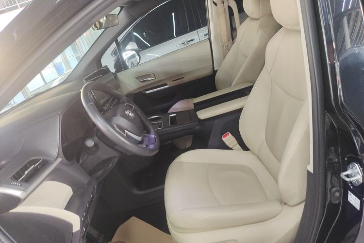 Used Toyota Granvia 2023 2.5L Hybrid Prestige PLUS Edition Left Front Seat