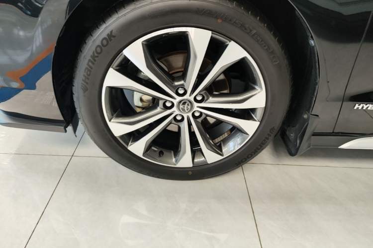 Used Toyota Granvia 2023 2.5L Hybrid Prestige PLUS Edition Left Front Wheel Hub