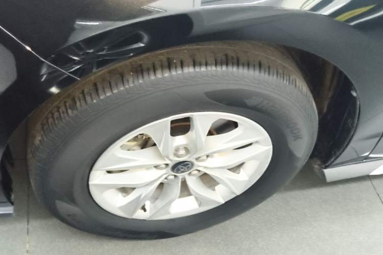 Used Toyota Granvia 2023 2.5L Hybrid Comfort Edition Left Front Wheel Hub