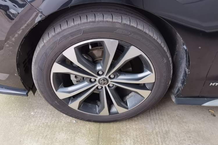 Used Toyota Granvia 2023 2.5L Hybrid Flagship VIP Edition Left Front Wheel Hub