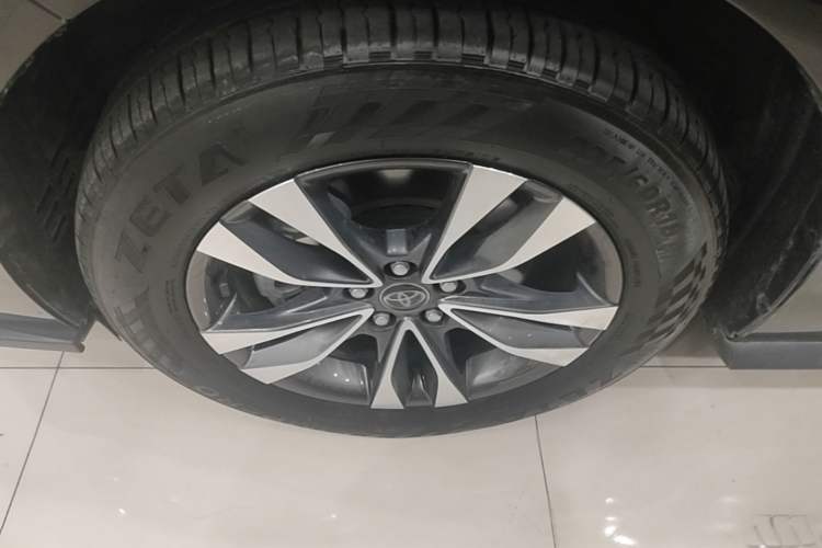 Used Toyota Granvia 2023 2.5L Hybrid Luxury Edition Left Front Wheel Hub