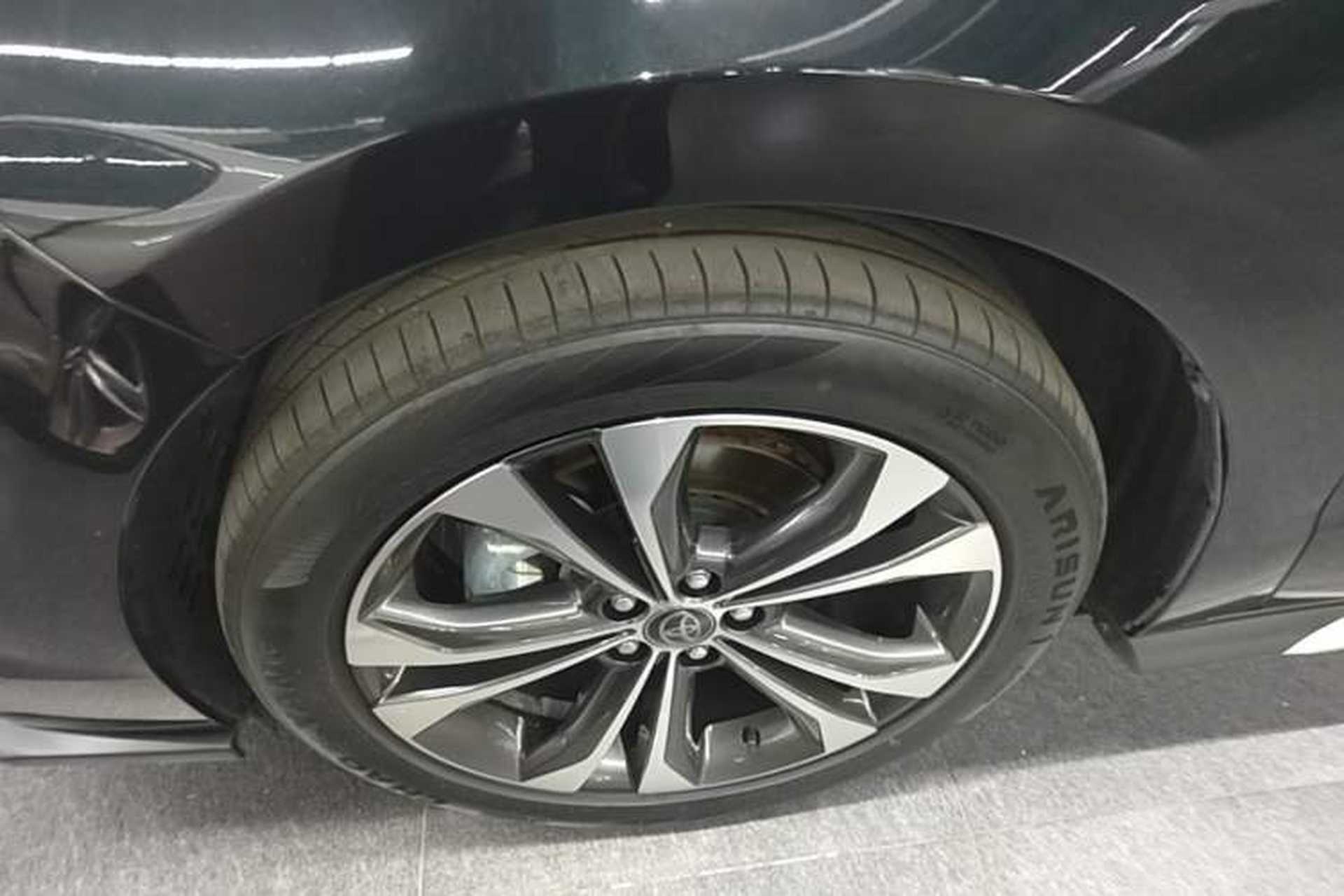 Used Toyota Granvia 2023 2.5L Hybrid Prestige PLUS Edition Left Front Wheel Hub