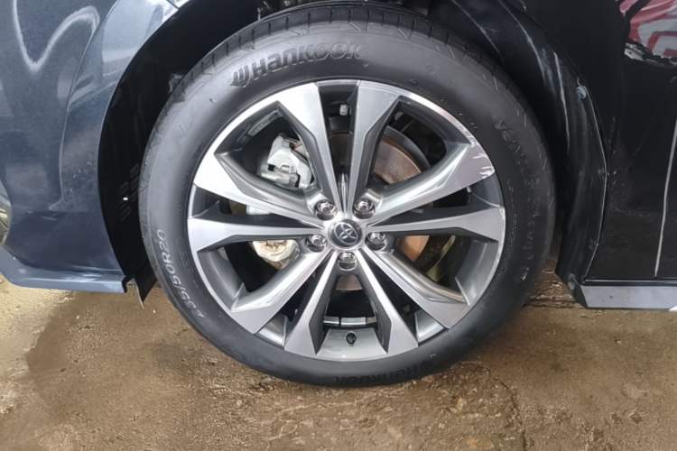 Used Toyota Granvia 2023 2.5L Hybrid Prestige PLUS Edition Left Front Wheel Hub