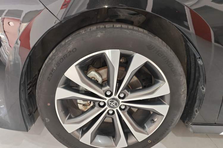 Used Toyota Granvia 2023 2.5L Hybrid Prestige PLUS Edition Left Front Wheel Hub