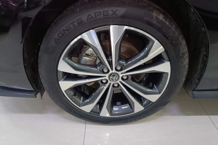 Used Toyota Granvia 2023 2.5L Hybrid Prestige PLUS Edition Left Front Wheel Hub