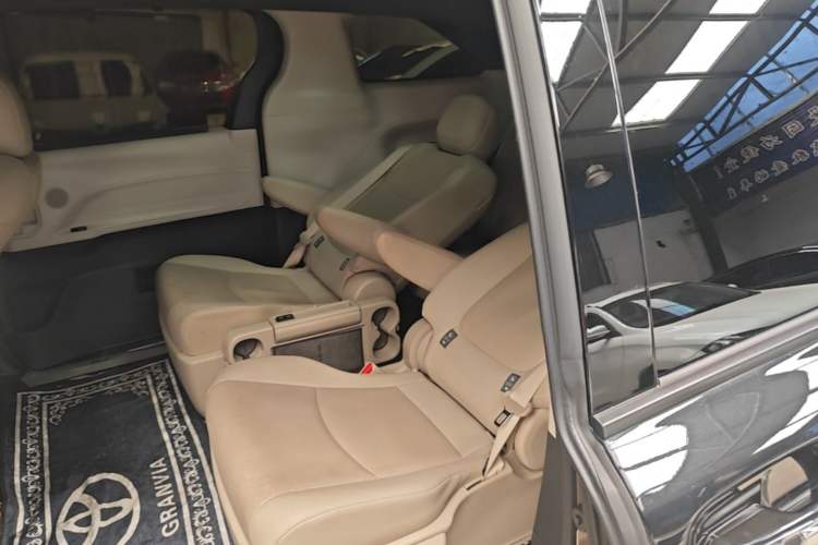 Used Toyota Granvia 2023 2.5L Hybrid Prestige PLUS Edition Left Rear Seat