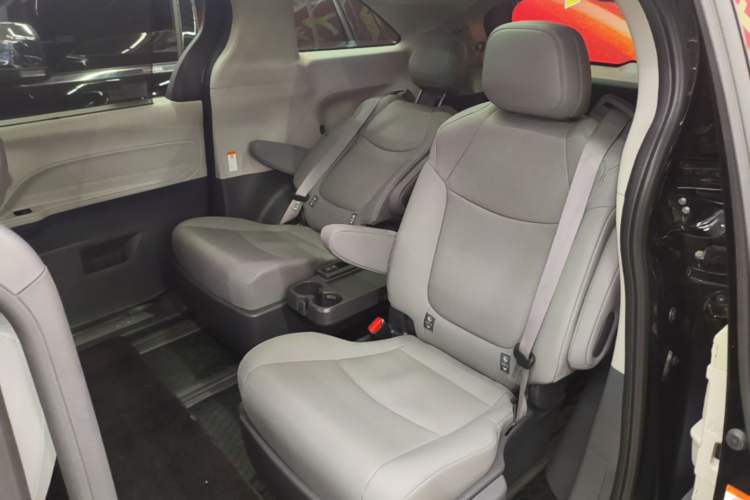 Used Toyota Granvia 2023 2.5L Hybrid Prestige PLUS Edition Left Rear Seat
