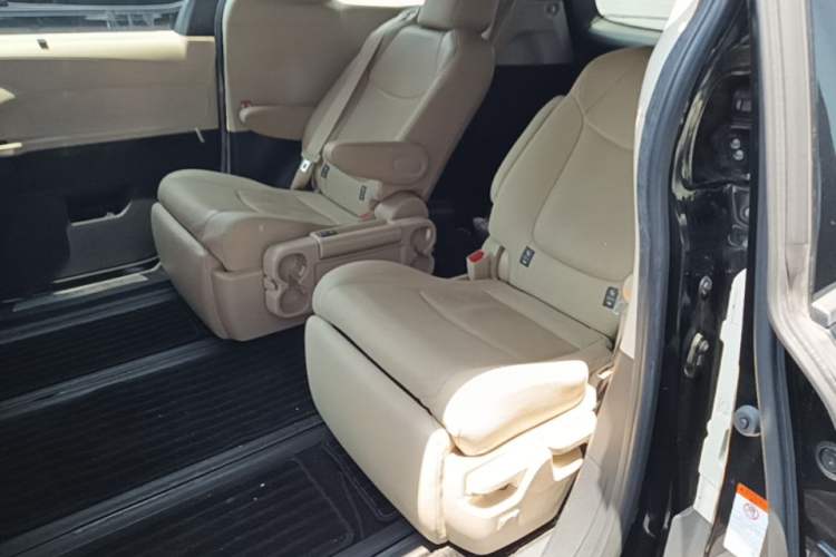 Used Toyota Granvia 2023 2.5L Hybrid Prestige PLUS Edition Left Rear Seat