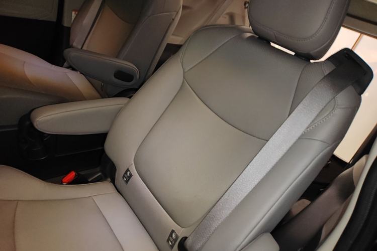 Used Toyota Granvia 2023 2.5L Hybrid Comfort Edition Left Rear Seat