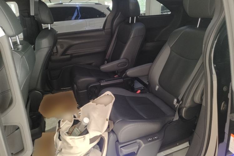 Used Toyota Granvia 2023 2.5L Hybrid Flagship VIP Edition Left Rear Seat