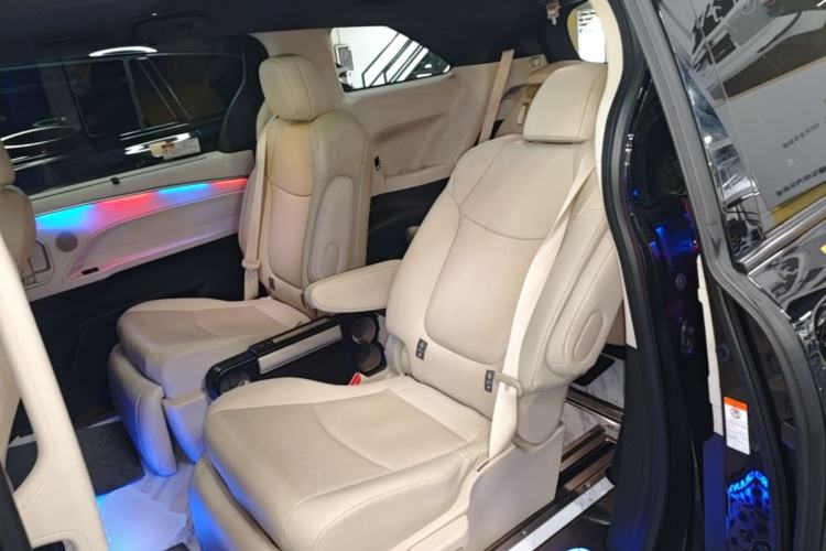 Used Toyota Granvia 2023 2.5L Hybrid Prestige PLUS Edition Left Rear Seat