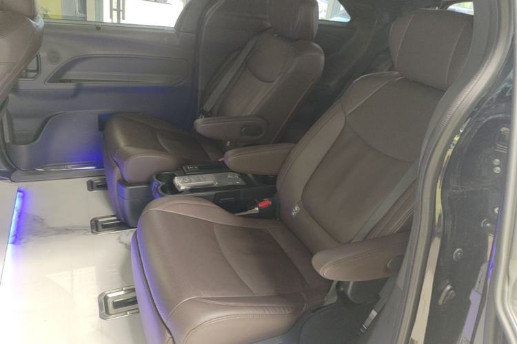 Used Toyota Granvia 2023 2.5L Hybrid Flagship VIP Edition Left Rear Seat