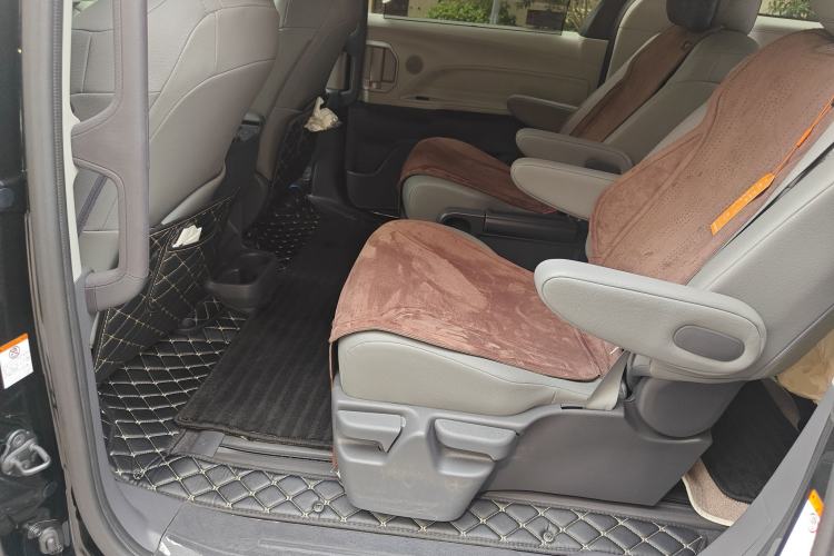 Used Toyota Granvia 2023 2.5L Hybrid Comfort Edition Left Rear Seat