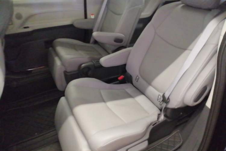 Used Toyota Granvia 2023 2.5L Hybrid Prestige PLUS Edition Left Rear Seat