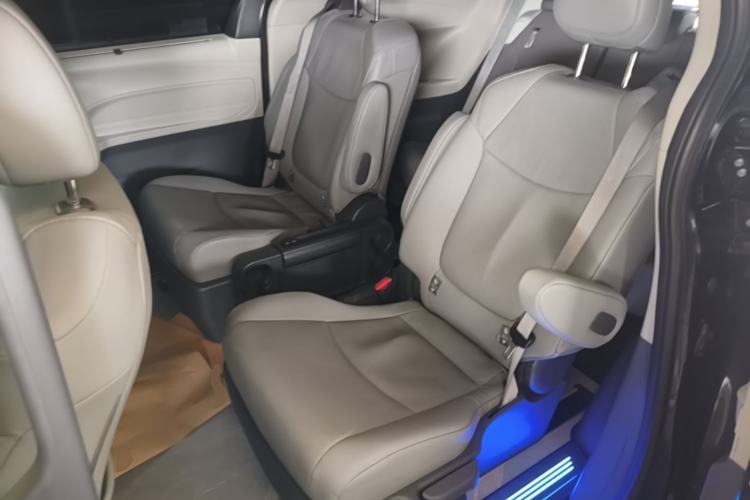 Used Toyota Granvia 2023 2.5L Hybrid Prestige PLUS Edition Left Rear Seat