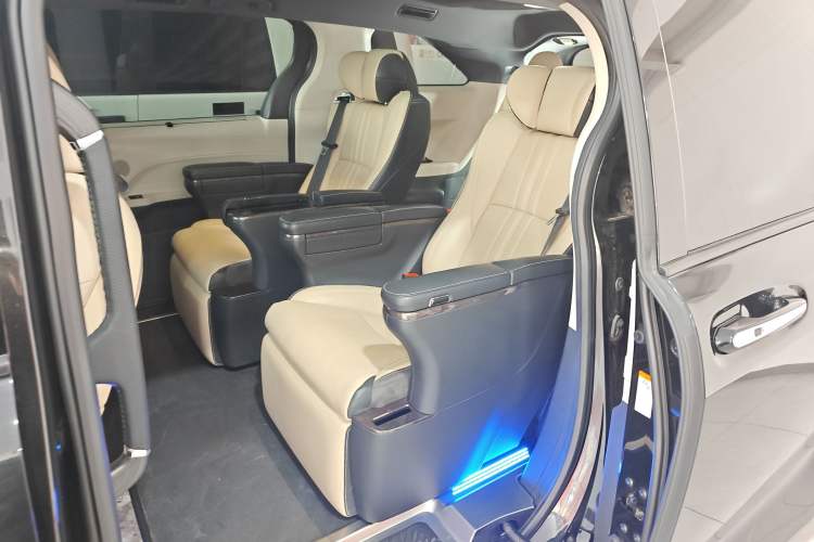 Used Toyota Granvia 2023 2.5L Hybrid Prestige PLUS Edition Left Rear Seat