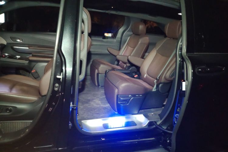 Used Toyota Granvia 2023 2.5L Hybrid Flagship VIP Edition Left Rear Seat