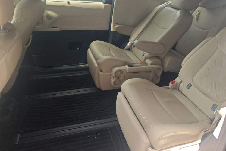 Used Toyota Granvia 2023 2.5L Hybrid Prestige PLUS Edition Left Rear Seat