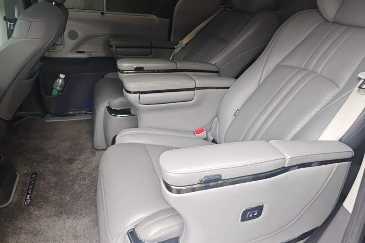 Used Toyota Granvia 2023 2.5L Hybrid Comfort Edition Left Rear Seat