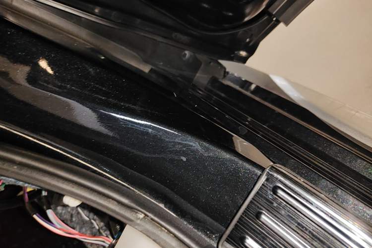 Used Toyota Granvia 2023 2.5L Hybrid Comfort Edition Left Side Sill