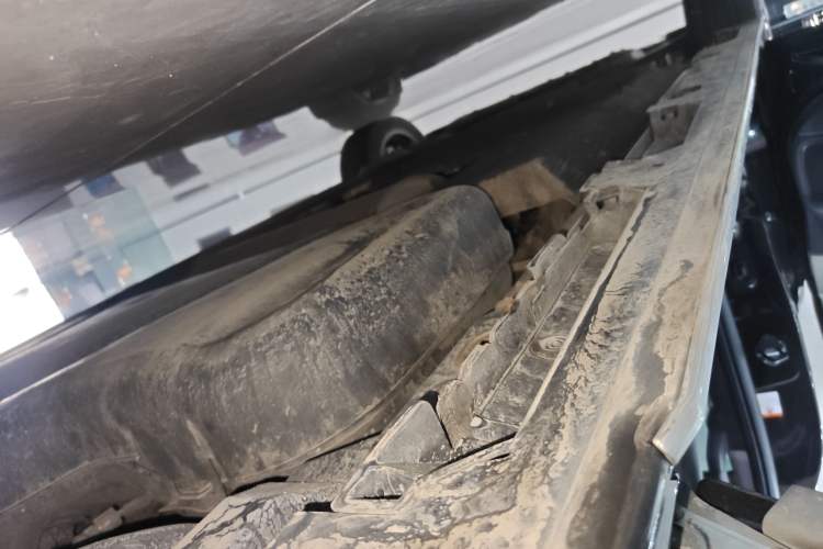 Used Toyota Granvia 2023 2.5L Hybrid Comfort Edition Left Side Sill