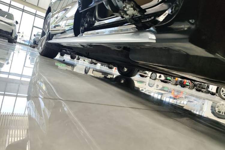 Used Toyota Granvia 2023 2.5L Hybrid Prestige PLUS Edition Left Side Sill