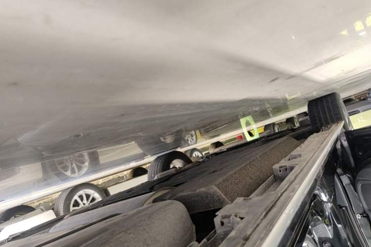 Used Toyota Granvia 2023 2.5L Hybrid Flagship VIP Edition Left Side Sill