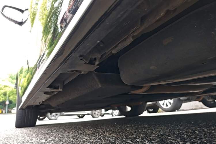 Used Toyota Granvia 2023 2.5L Hybrid Flagship VIP Edition Left Side Sill