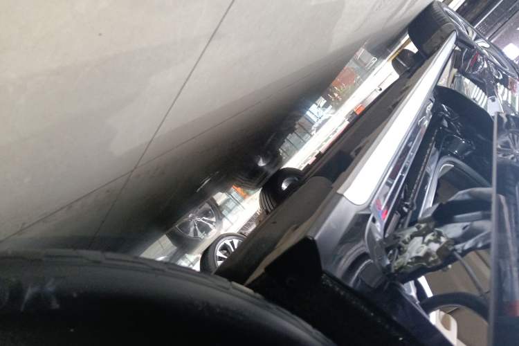 Used Toyota Granvia 2023 2.5L Hybrid Prestige PLUS Edition Left Side Sill